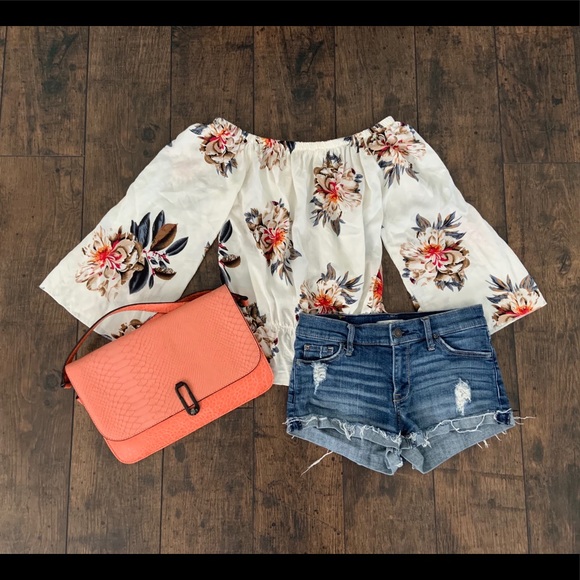 Tops - Floral Top size M